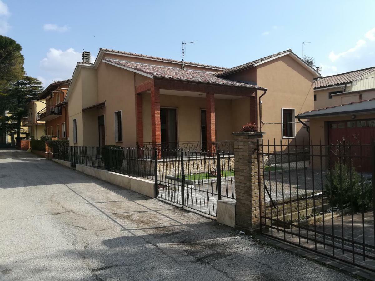 אסיסי Villa Gina מראה חיצוני תמונה