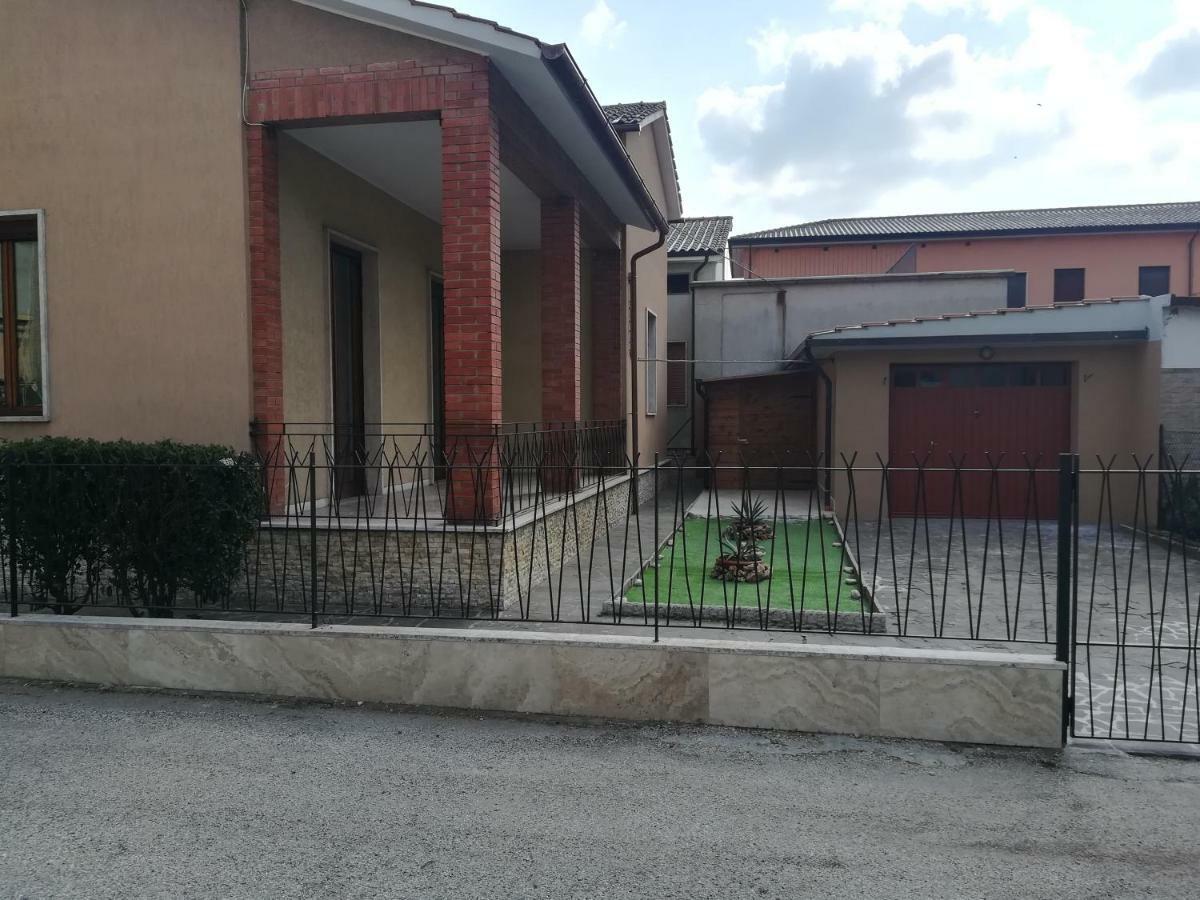 אסיסי Villa Gina מראה חיצוני תמונה