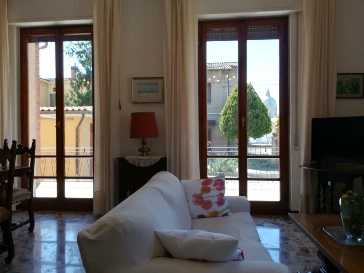 אסיסי Villa Gina מראה חיצוני תמונה