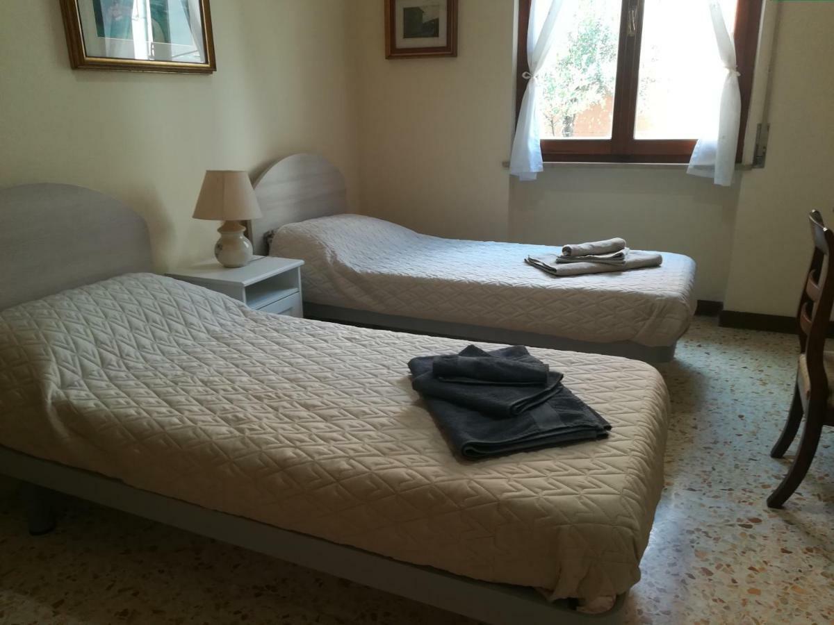 אסיסי Villa Gina מראה חיצוני תמונה